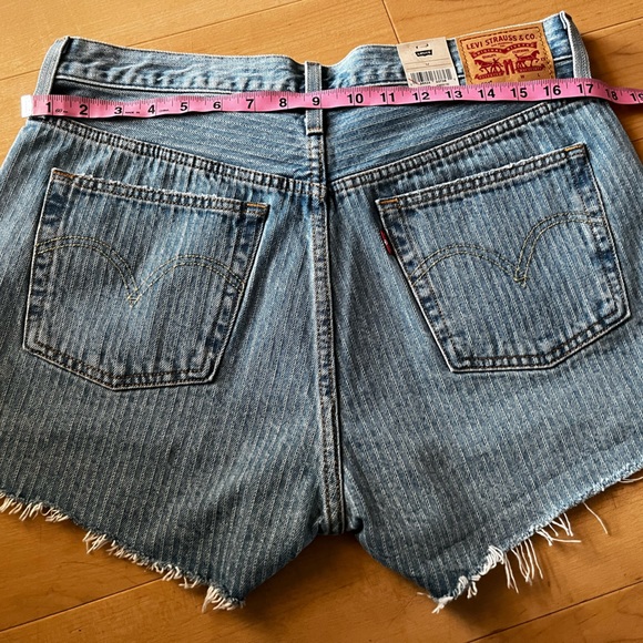 501 Levi’s Shorts with Pen Strips - Picture 4 of 9